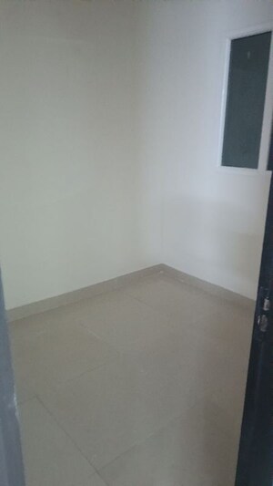 Room in 2 BHK Apartment at Samridhi Luxuriya Avenue, Sector 150 – for Rent