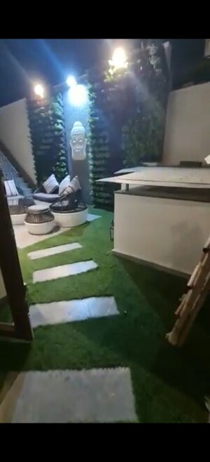 Furnished Amenities in 6 BHK Villa at Chattarpur – for Sale