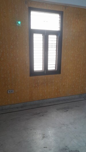 Furnished Amenities in 3 BHK Independent House at Aman Plaza, Shakti Khand iv – for Rent