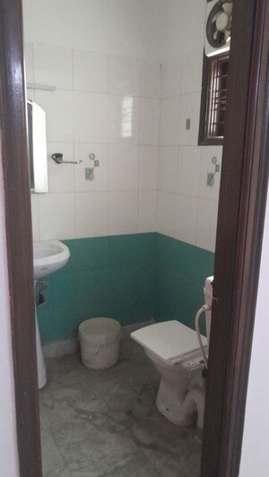 Furnished Amenities in 3 BHK Independent House at Aman Plaza, Shakti Khand iv – for Rent