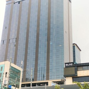  Office Space – Exterior View View at Andheri West - for Rent