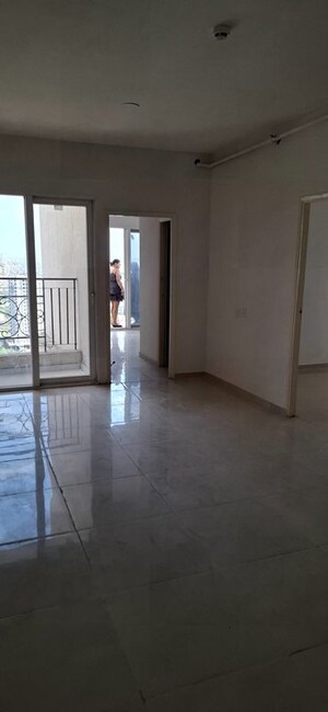 Room in 2 BHK Apartment at Signature Global The Millennia, Sector 37d – for Rent