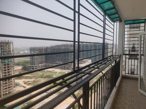 Balcony in 3 BHK Apartment at Omaxe R2, Gomti Nagar – for Rent