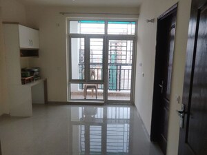 Room in 3 BHK Apartment at Omaxe R2, Gomti Nagar – for Rent