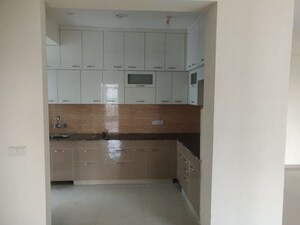 Furnished Amenities in 3 BHK Apartment at Omaxe R2, Gomti Nagar – for Rent