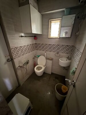 Bathroom in 3 BHK Apartment at Jodhpur Tekra – for Rent