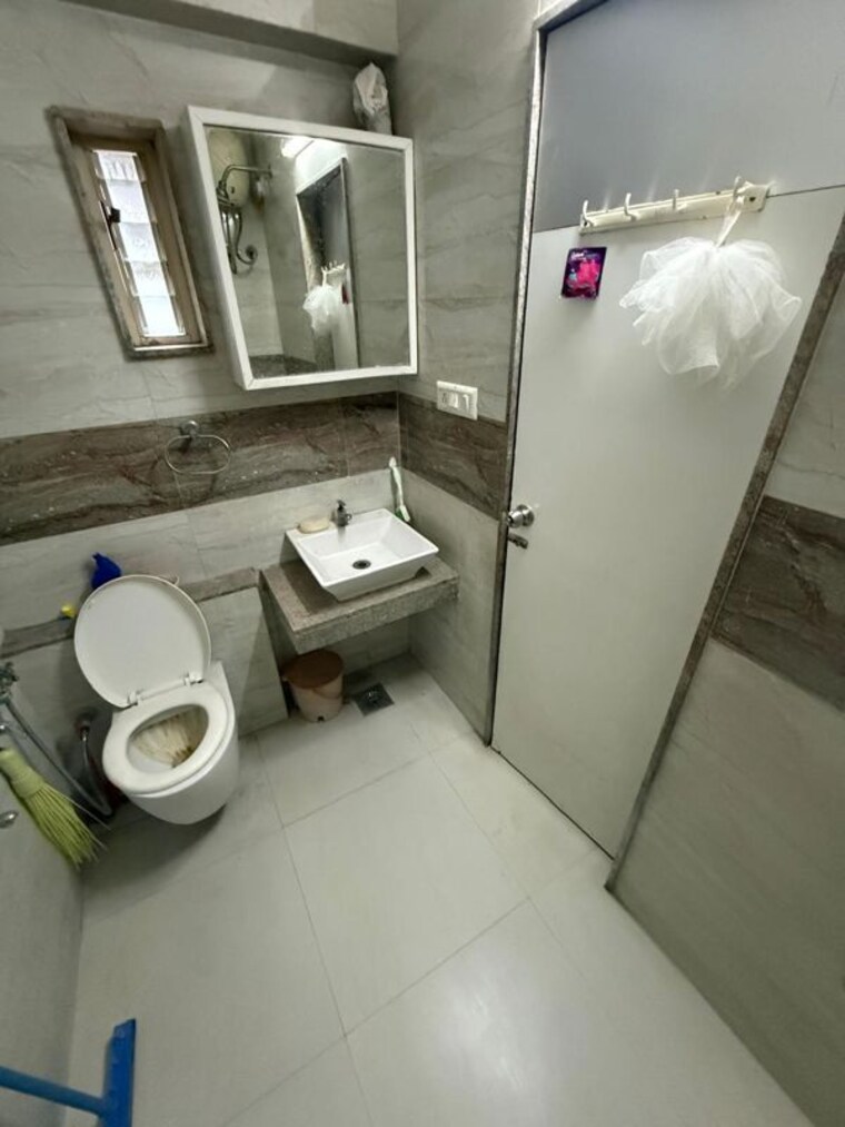 Bathroom, jodhpur tekra 3 Bedroom 1800 Sq.Ft. Apartment In Jodhpur Tekra Ahmedabad 10707503