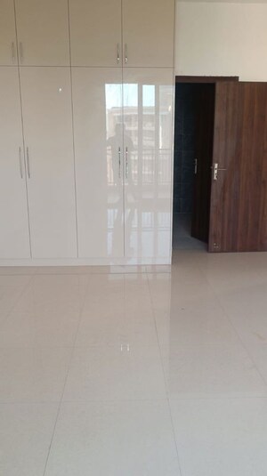 Bathroom in 3 BHK Apartment at Ambika Florence Park, North Mullanpur – for Sale