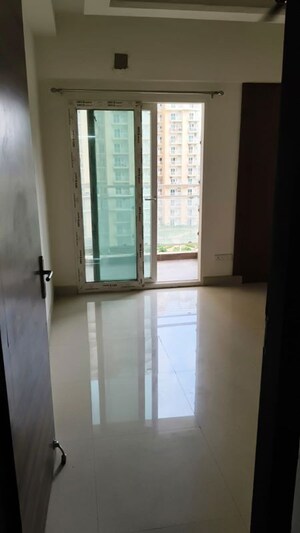 Building Lobby in 2.5 BHK Apartment at Samridhi Luxuriya Avenue, Sector 150 – for Sale