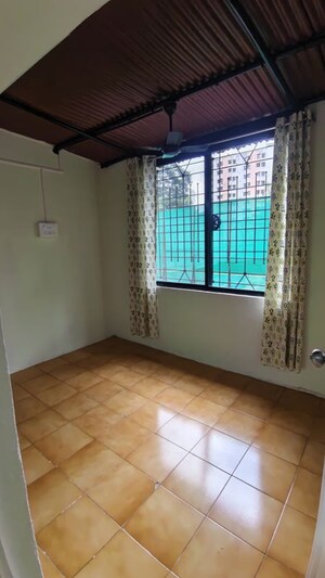 Room in 2 BHK Apartment at Bafna Padmaja 2, Katraj – for Rent