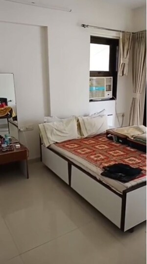 Bedroom in 2 BHK Apartment at Chembur – for Rent