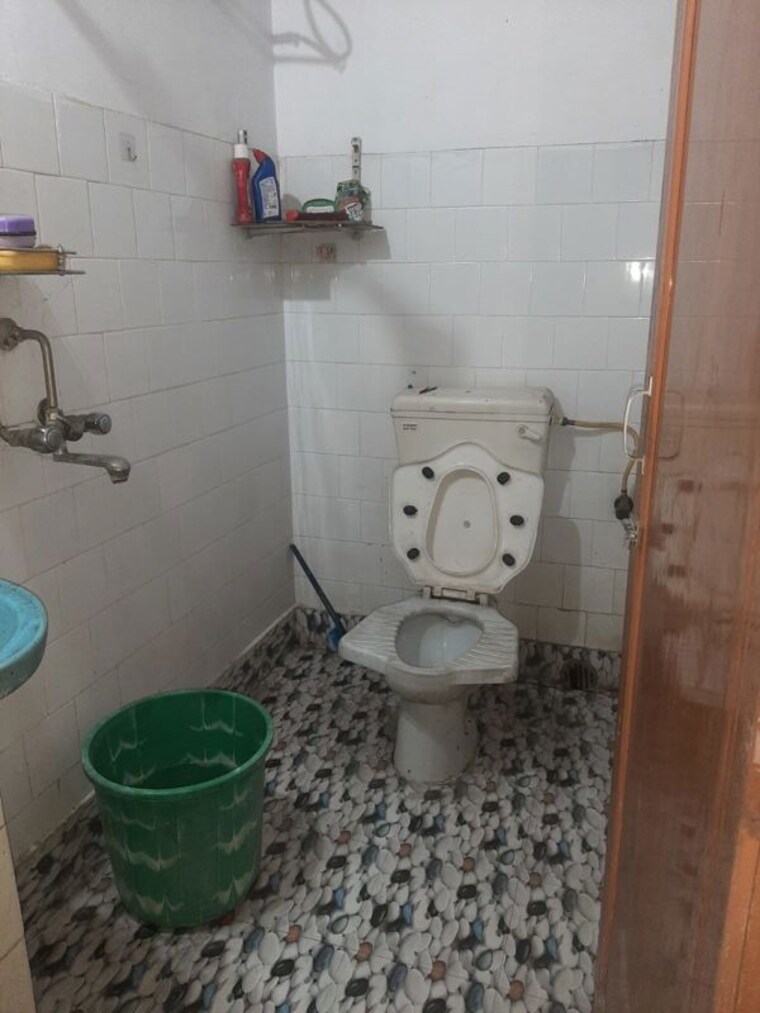Bathroom, mango 3 Bedroom 1100 Sq.Ft. Apartment In Mango Jamshedpur 10707492