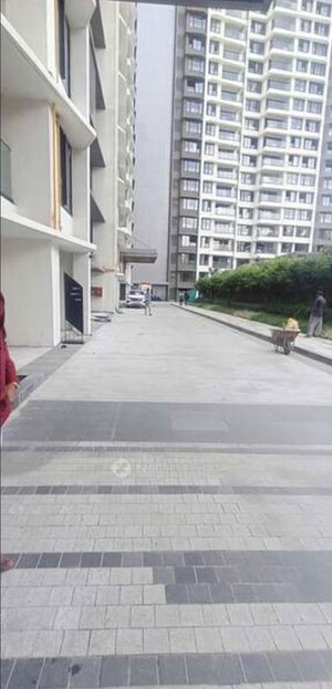 Parking in 4 BHK Apartment at Kalpataru Magnus, Bandra East – for Rent
