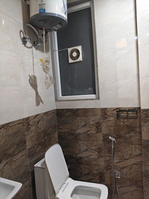 Bathroom in 1 BHK Builder Floor at Sector 42 – for Rent