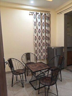 1 BHK Builder Floor For Rent in Sector 42