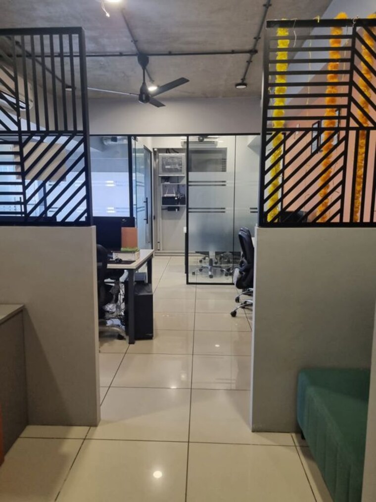 Team Area, shivam-trade-center Commercial Office Space 1169 Sq.Ft. In Ambli Ahmedabad 10707596
