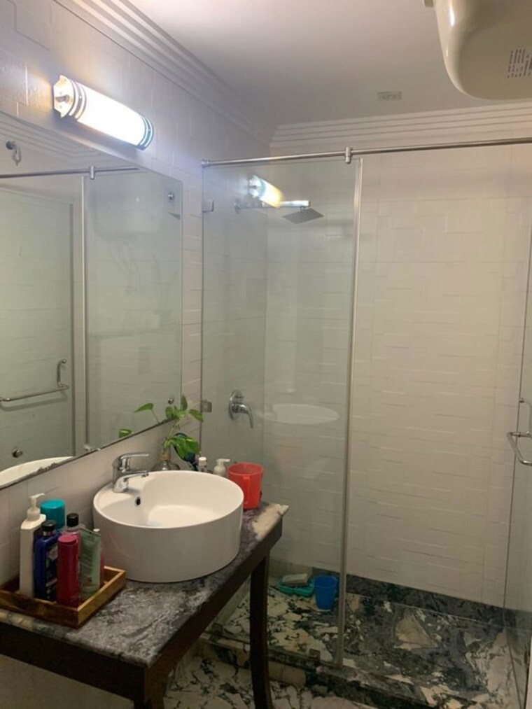 Bathroom, shivalik colony 3 Bedroom 1900 Sq.Ft. Builder Floor In Shivalik Colony Delhi 10707587