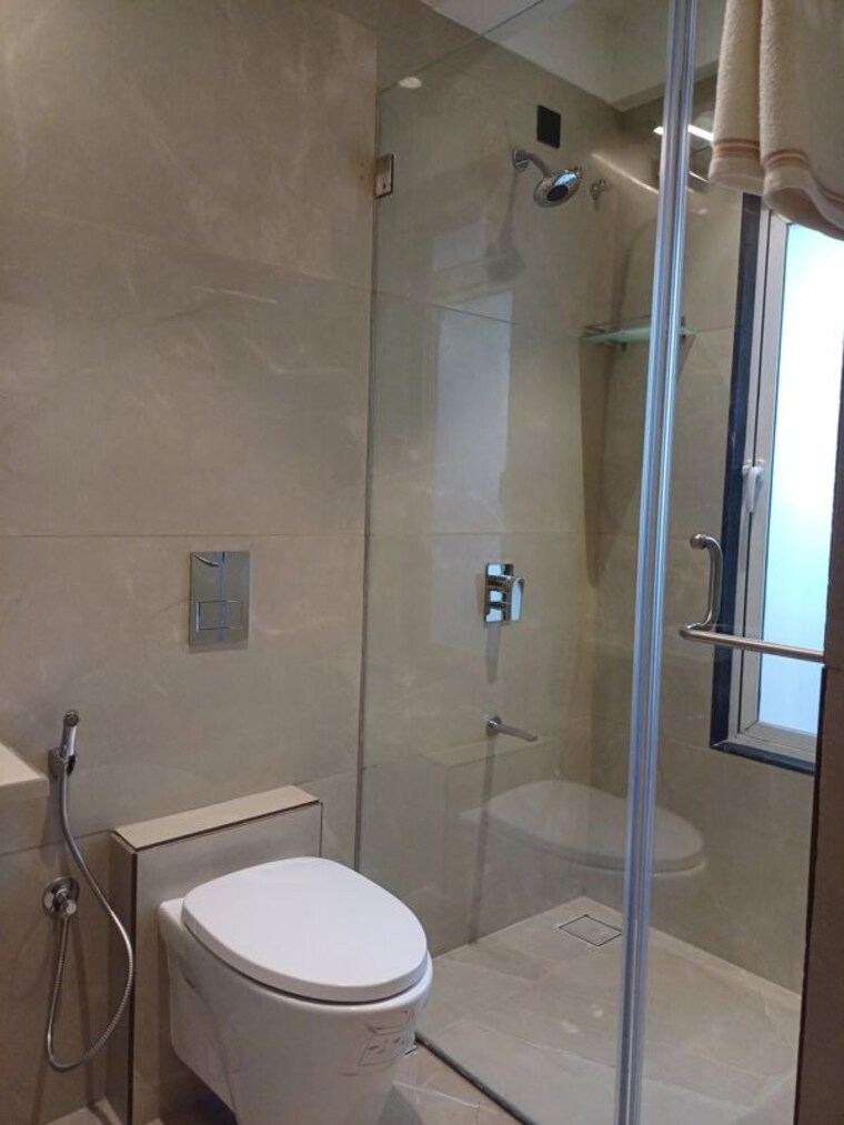 Bathroom, lashkaria-indrasukh 3 Bedroom 1100 Sq.Ft. Apartment In Andheri West Mumbai 10707557