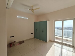 Room in 3 BHK Apartment at Sumadhura The Olympus, Financial District – for Rent