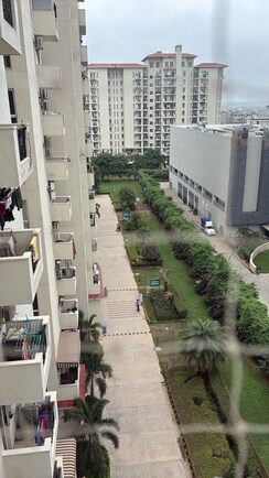 3.5 BHK +Apartment For Rent in Emaar Emerald Estate