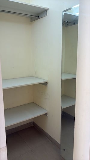 Bathroom in 3.5 BHK Apartment at Emaar Emerald Estate, Sector 65 – for Rent