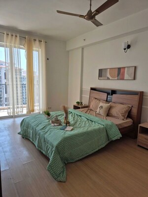 Bedroom in 3 BHK Builder Floor at Sector 21 – for Rent