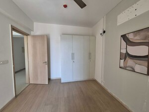 Room in 3 BHK Builder Floor at Sector 21 – for Rent