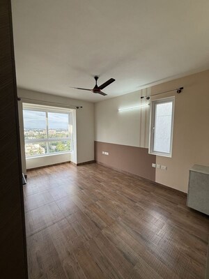 Room in 2 BHK Apartment at Brigade Laguna, Hebbal – for Rent