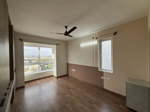 Room in 2 BHK Apartment at Brigade Laguna, Hebbal – for Rent