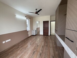 Room in 2 BHK Apartment at Brigade Laguna, Hebbal – for Rent