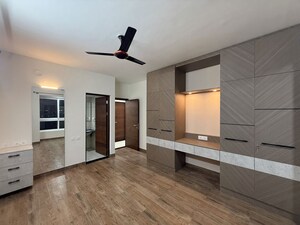 Room in 2 BHK Apartment at Brigade Laguna, Hebbal – for Rent