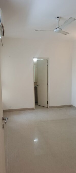 Room in 2.5 BHK Apartment at Emaar Emerald Estate, Sector 65 – for Sale