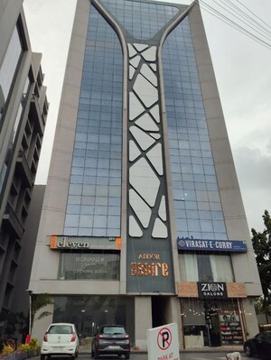 Office Space – Exterior View View at University Area - for Rent