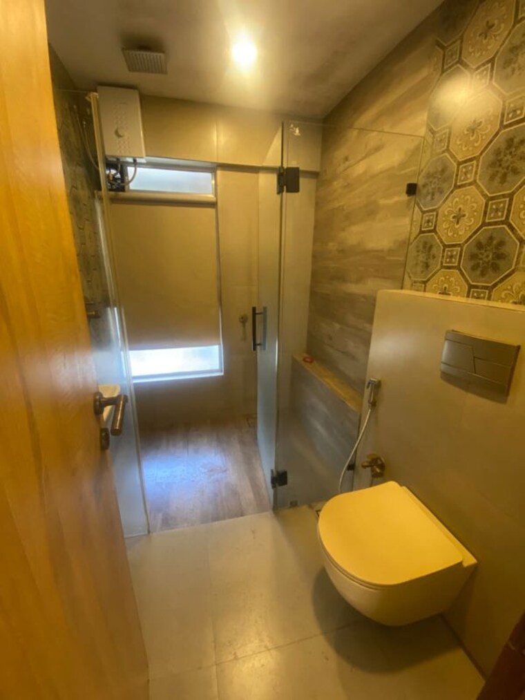 Attached Bathroom, senapati bapat marg 3 Bedroom 2105 Sq.Ft. Apartment In Senapati Bapat Marg Mumbai 10707658