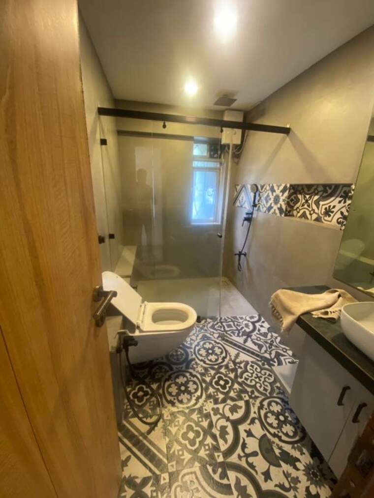 Attached Bathroom, senapati bapat marg 3 Bedroom 2105 Sq.Ft. Apartment In Senapati Bapat Marg Mumbai 10707658