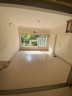 Room in 3 BHK Apartment at Senapati Bapat Marg – for Sale
