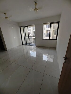 Room in 3 BHK Apartment at Keshar Kadam, Thaltej – for Sale