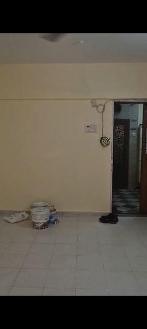 1 BHK Apartment For Rent in Gokul Galaxy Kandivali East, Kandivali East