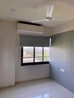  Office Space – Exterior View View at University Area - for Rent