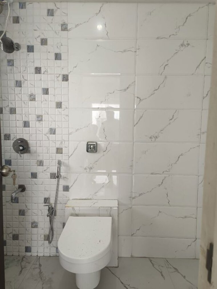 Bathroom, chembur 3 Bedroom 1200 Sq.Ft. Apartment In Chembur Mumbai 10707582