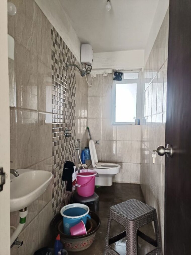 Bathroom, chembur 3 Bedroom 1200 Sq.Ft. Apartment In Chembur Mumbai 10707582