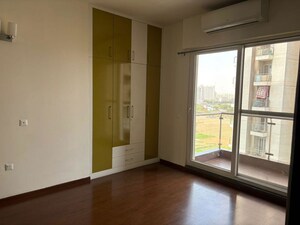 Room in 2 BHK Builder Floor at Sector 22 – for Rent