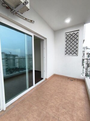 Room in 4 BHK Apartment at Emaar Emerald Floors Premier, Sector 65 – for Rent