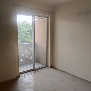 Room in 4 BHK Builder Floor at Sector 21 – for Rent