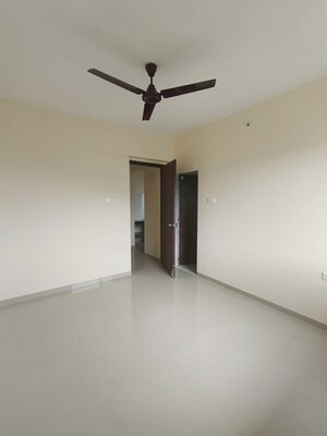 Room in 1 BHK Apartment at Pushpanjali Heights, Owale – for Rent