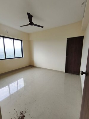 Room in 1 BHK Apartment at Pushpanjali Heights, Owale – for Rent