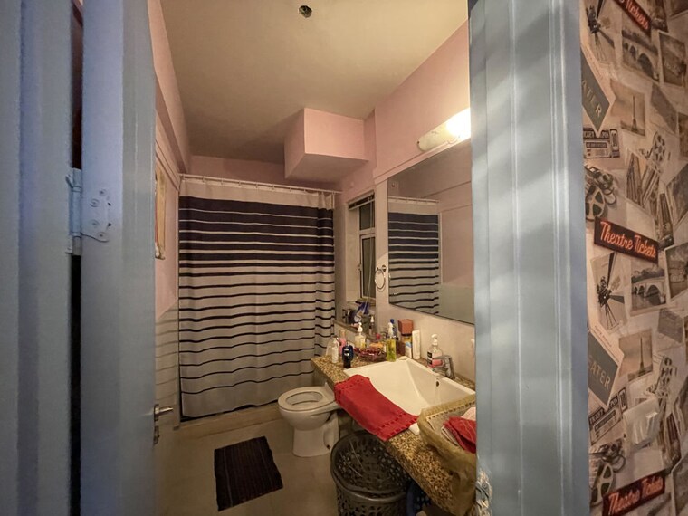 Bathroom, sector 23a 4 Bedroom 2150 Sq.Ft. Builder Floor In Sector 23a Gurgaon 10707797