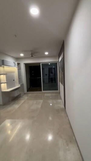 Room in 2 BHK Apartment at Queenstown Springs, Ghansoli – for Rent
