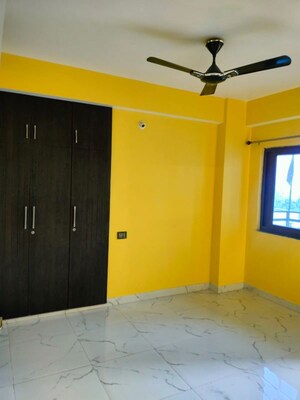 Room in 3 BHK Apartment at Chaputoli – for Rent
