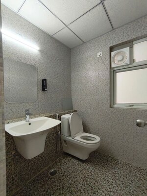 Bathroom in 4 BHK Apartment at Emaar Emerald Floors Premier, Sector 65 – for Rent
